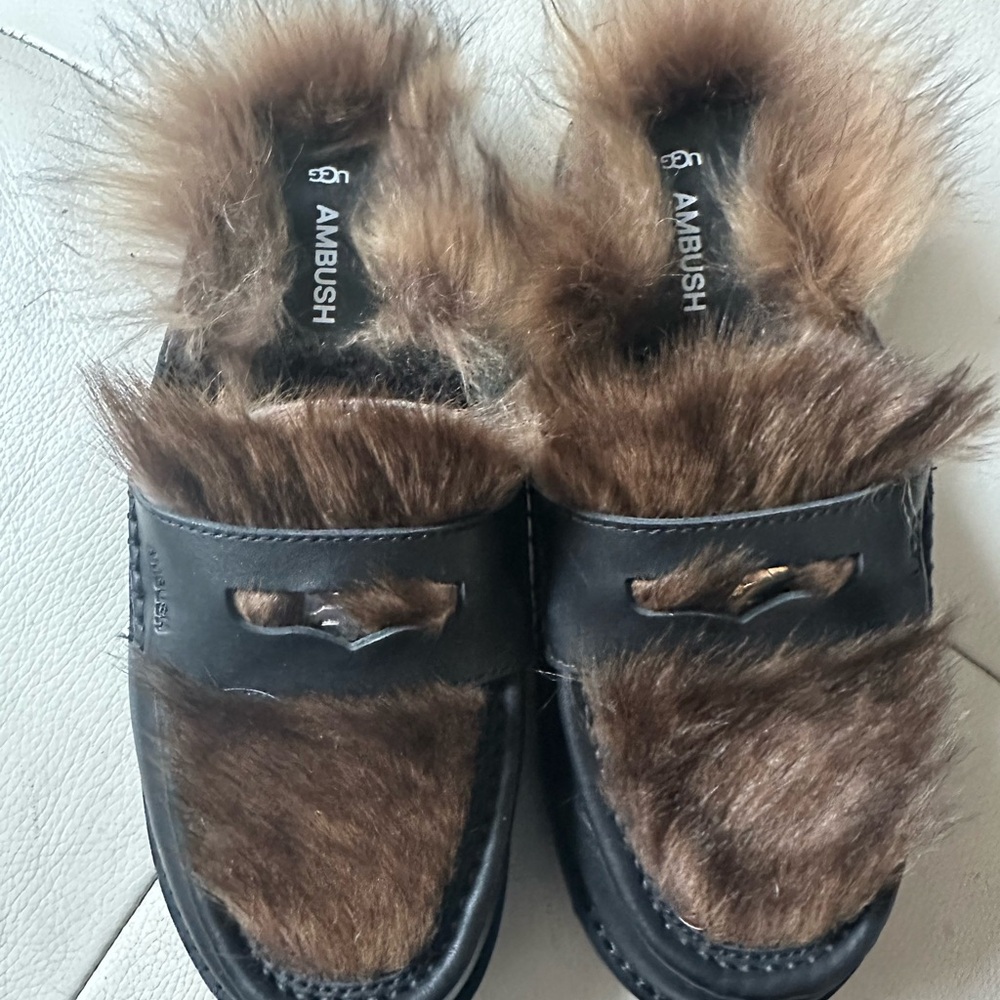 BRAND NEW NEVER WORN Ambush x UGG Black and Brown Fur mules-